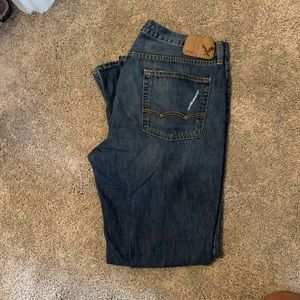 Men’s AE distressed jean